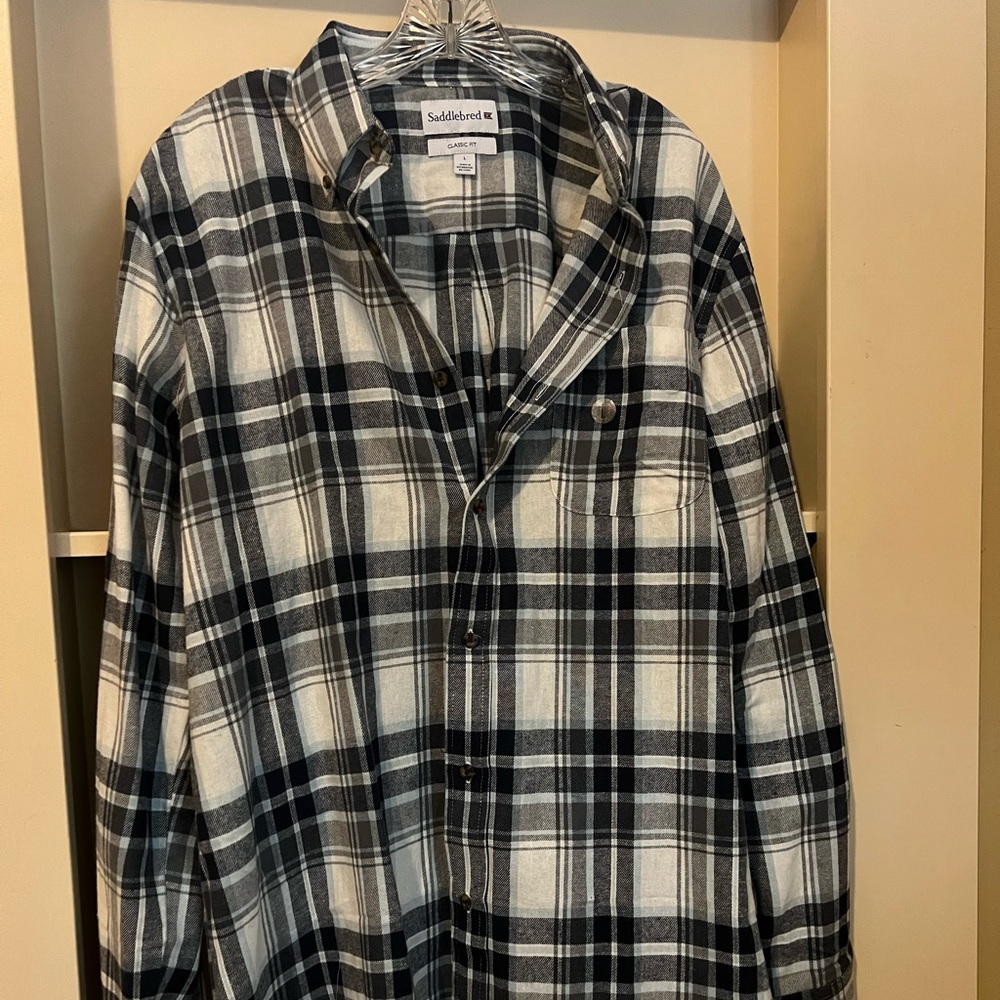 NWT Men’s Large, Classic Fit flannel button down from Saddlebred.